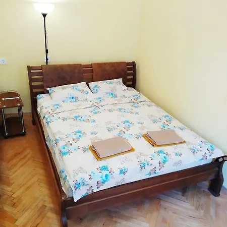 Lviv Appartment On Yaroslava Mudrogo 14 Экстерьер фото